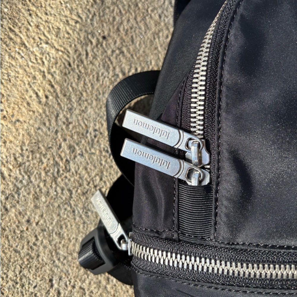 Lululemon Bag City Adventurer Backpack Micro Black+Silver Mini Bag Purse Soldout - Picture 5 of 8